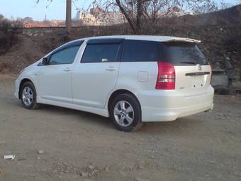 2003 Toyota Wish Pictures