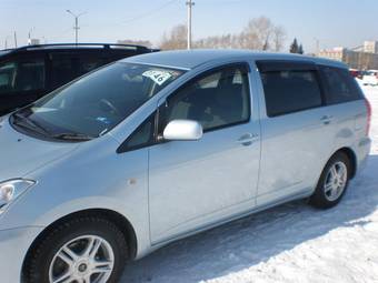 2003 Toyota Wish Pictures