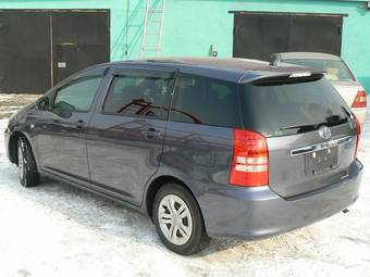 2003 Toyota Wish Images