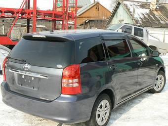 2003 Toyota Wish Pictures