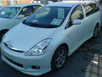 2003 Toyota Wish Pictures