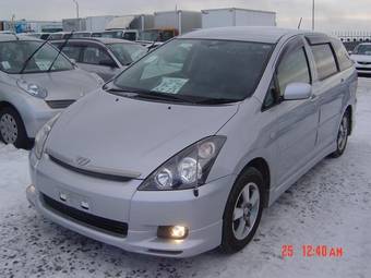 2003 Toyota Wish Pictures