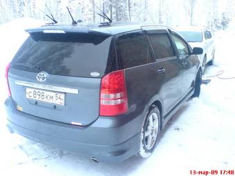 2003 Toyota Wish Pictures