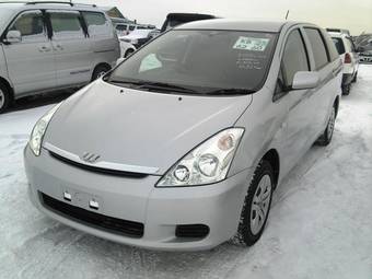 2003 Toyota Wish Pictures