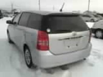 2003 Toyota Wish Photos