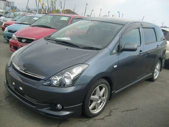 2003 Toyota Wish Photos