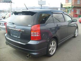 2003 Toyota Wish Photos