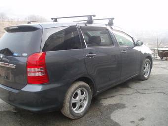 2003 Toyota Wish Pictures