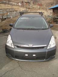 2003 Toyota Wish Images