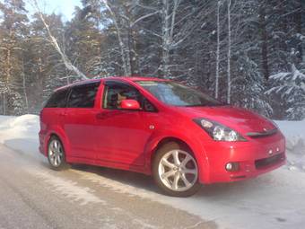 2003 Toyota Wish Pictures