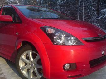 2003 Toyota Wish Pics