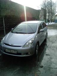 2003 Toyota Wish Photos