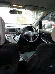 2003 Toyota Wish Photos