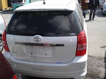 2003 Toyota Wish Pictures