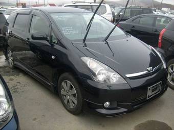 2003 Toyota Wish Pictures