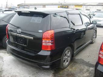 2003 Toyota Wish Photos