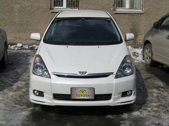 2003 Toyota Wish Pictures