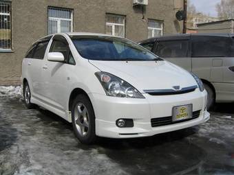 2003 Toyota Wish Pictures