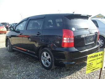2003 Toyota Wish Pictures