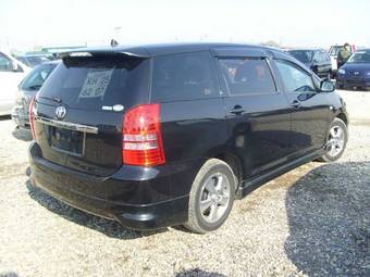 2003 Toyota Wish Photos