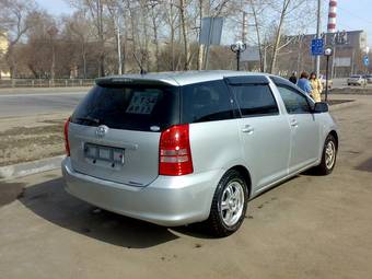 2003 Toyota Wish Wallpapers