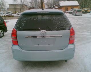 2003 Toyota Wish Pictures