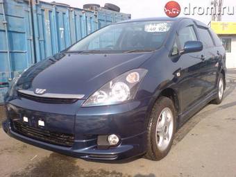 2003 Toyota Wish Photos