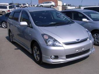 2003 Toyota Wish Pics