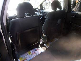 2003 Toyota Wish Photos