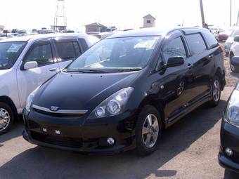 2003 Toyota Wish Pictures