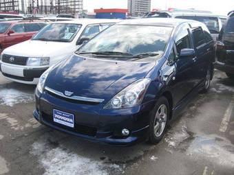 2003 Toyota Wish Pictures