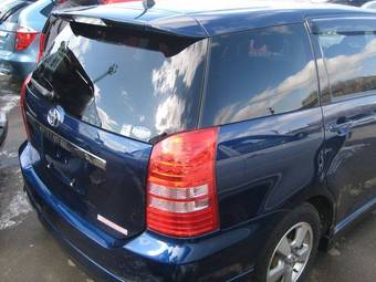 2003 Toyota Wish Pics