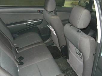2003 Toyota Wish Photos