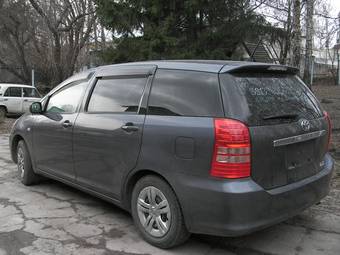 2003 Toyota Wish Photos