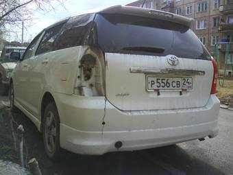 2003 Toyota Wish Pictures