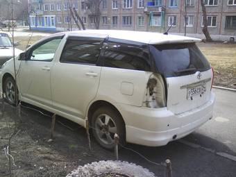 2003 Toyota Wish Pics