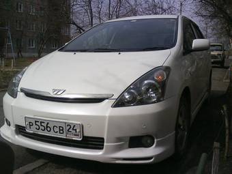 2003 Toyota Wish Pictures