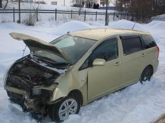 2003 Toyota Wish Images