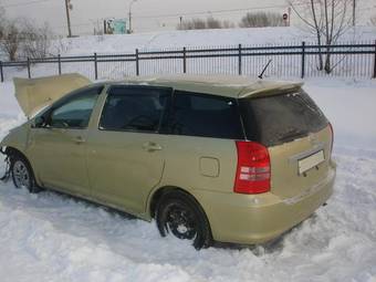2003 Toyota Wish Pictures