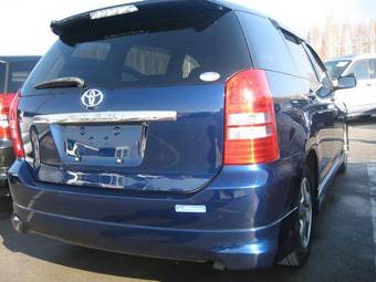 2003 Toyota Wish Pics