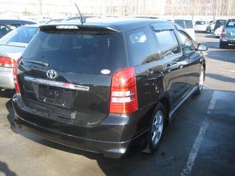 2003 Toyota Wish Wallpapers
