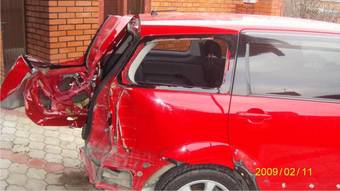 2003 Toyota Wish Wallpapers