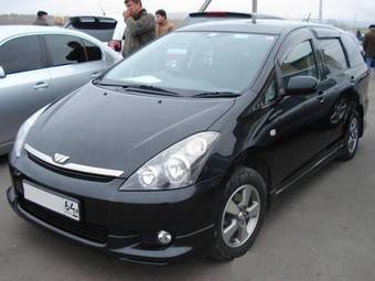 2003 Toyota Wish Photos