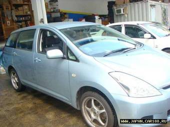 2003 Toyota Wish Pictures