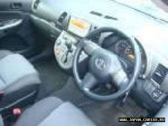 2003 Toyota Wish Pictures
