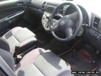 2003 Toyota Wish Pictures