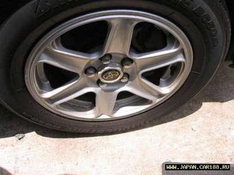 2003 Toyota Wish Wallpapers