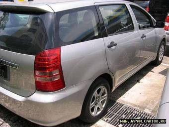 2003 Toyota Wish Images