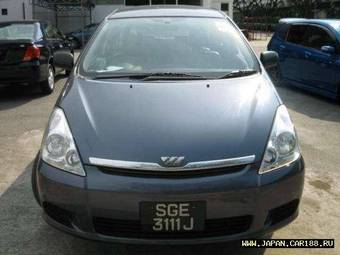 2003 Toyota Wish Photos
