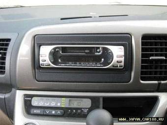 2003 Toyota Wish Photos